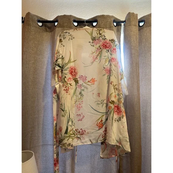 NWOT Flora Nikrooz Bridal Floral Lace Robe - Picture 3 of 3